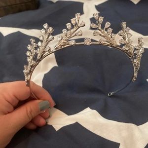 Davids Bridal tiara. Never used